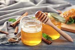 Treating Cheeks Pimples Using Cinnamon and Honey