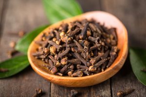 Cloves For Cheeks Small Pimples